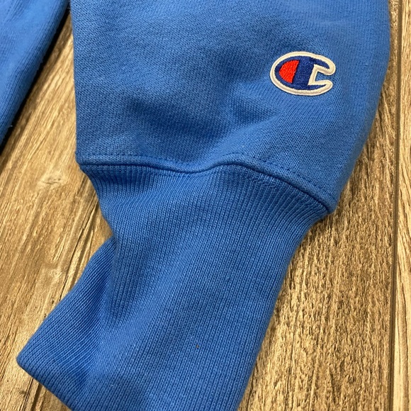 Champion Reverse Weave Blue Crew Neck Sweatshirt (Size XS MEN) - Picture 6 of 8